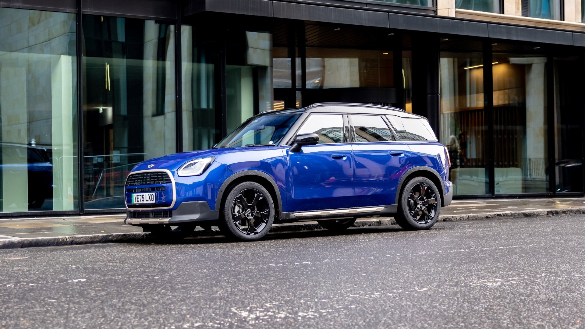 .MINI Countryman Electric Blazing Blue